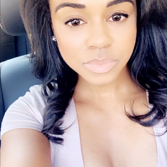 Meet your Posher, Jessica - Picture 3 of 5